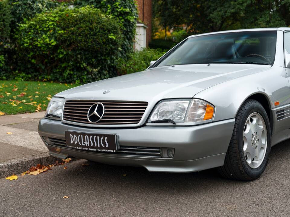 Immagine 7/22 di Mercedes-Benz SL 500 (1995)
