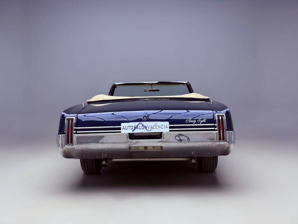 Image 9/23 of Oldsmobile Ninety-Eight (1968)
