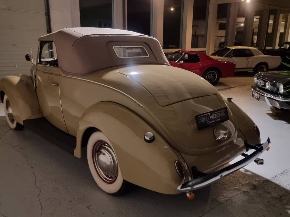 Image 2/24 of Ford V8 (1938)