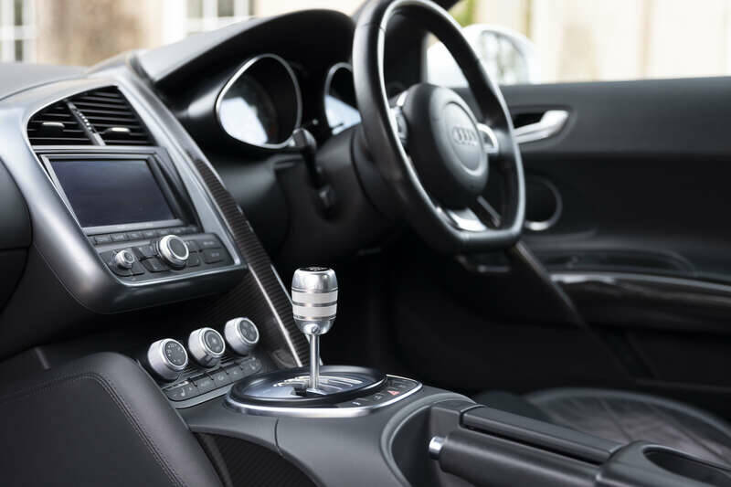 Image 20/50 of Audi R8 (2009)