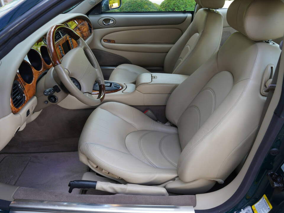 Image 9/50 of Jaguar XKR (2001)