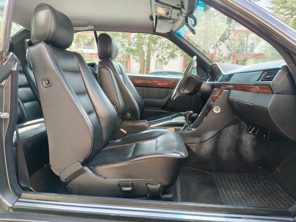 Immagine 5/35 di Mercedes-Benz E 200 (1995)
