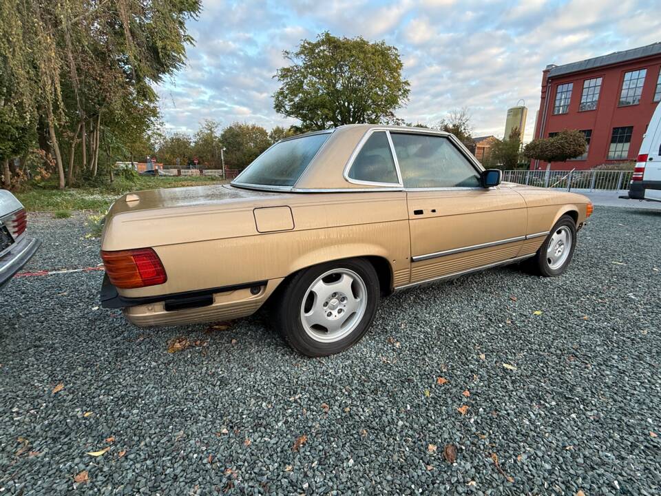 Image 5/10 de Mercedes-Benz 380 SL (1983)