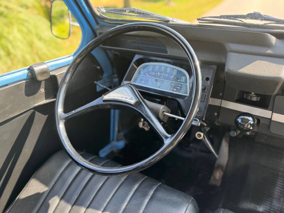 Image 20/25 of Citroën 2 CV 6 (1976)