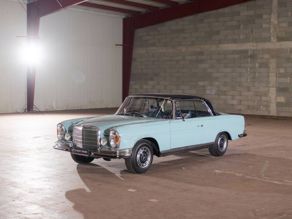 Image 11/91 of Mercedes-Benz 280 SE (1970)