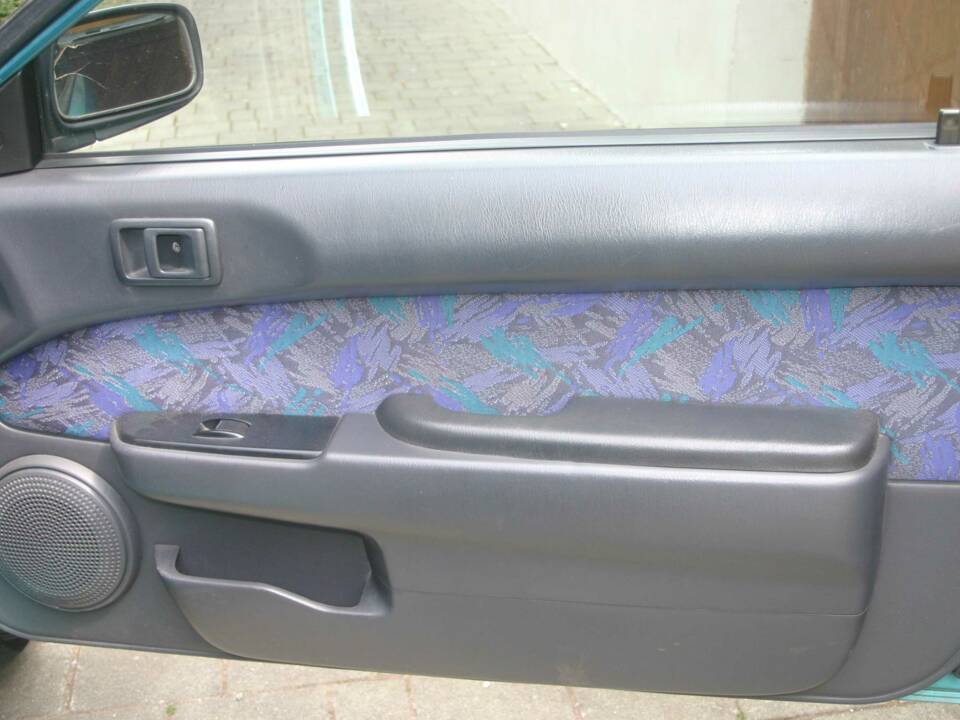 Image 20/51 of Toyota Paseo (1996)