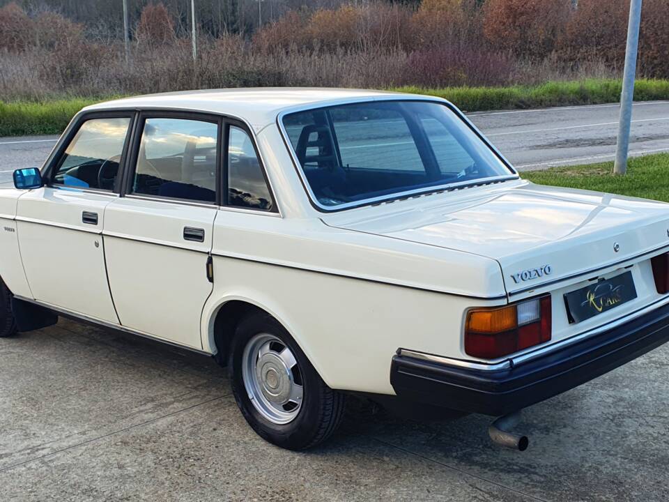 Image 8/50 of Volvo 244 DLS (1978)