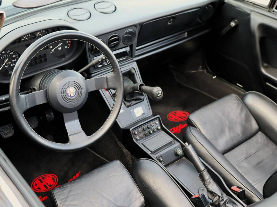 Afbeelding 7/50 van Alfa Romeo 2.0 Spider (1991)