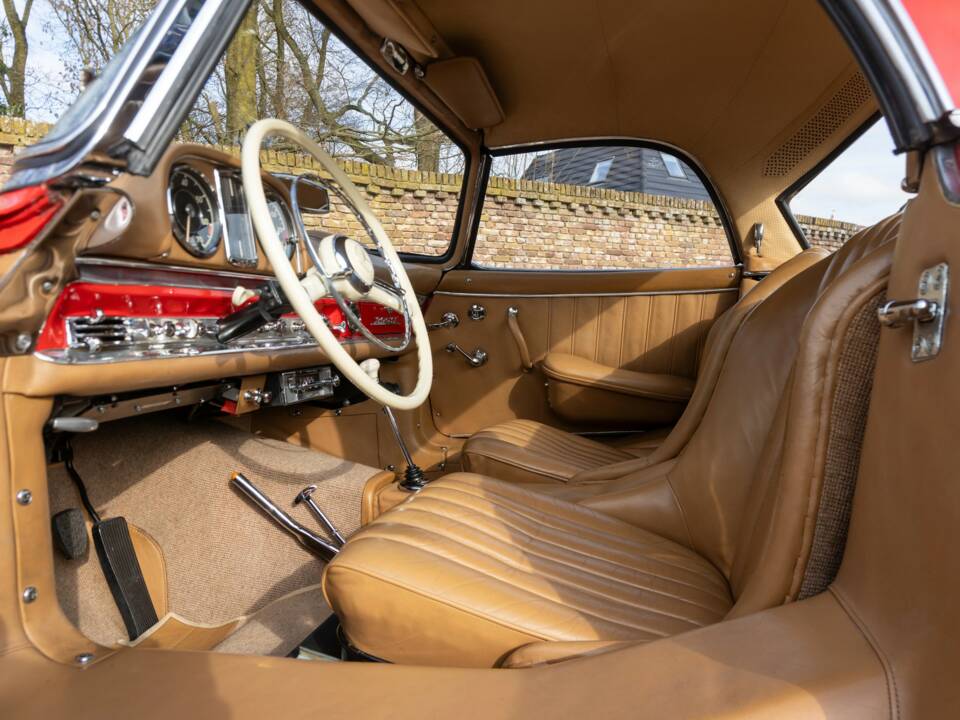 Image 27/50 of Mercedes-Benz 300 SL Roadster (1957)