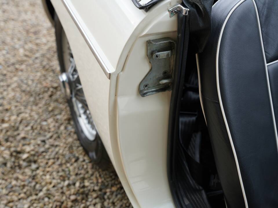 Bild 43/50 von MG MGB (1966)