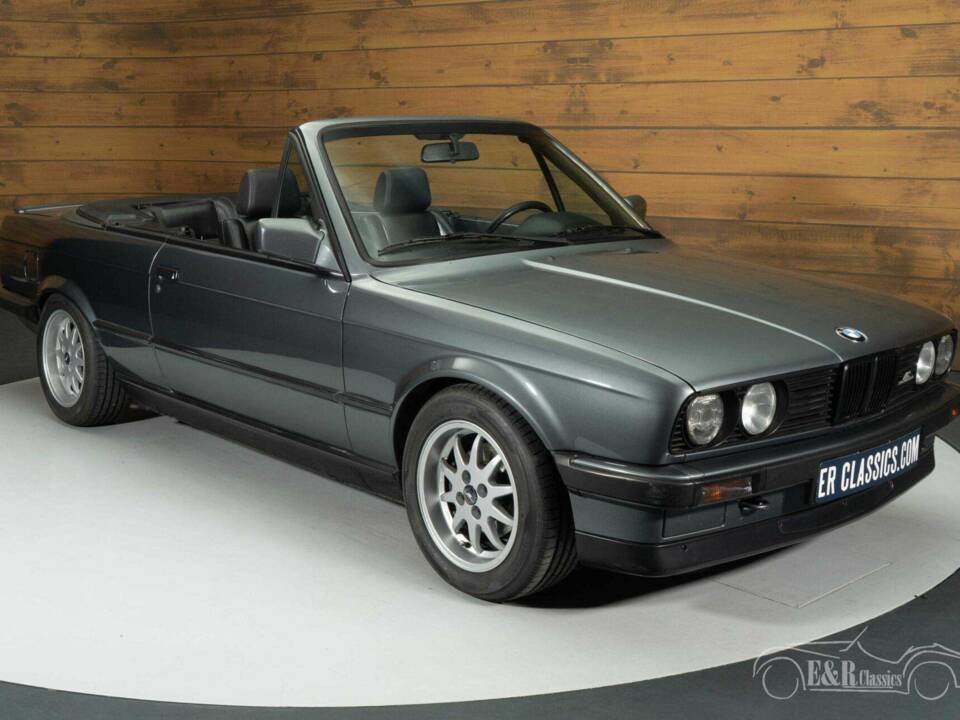 Image 2/19 of BMW 320i (1989)