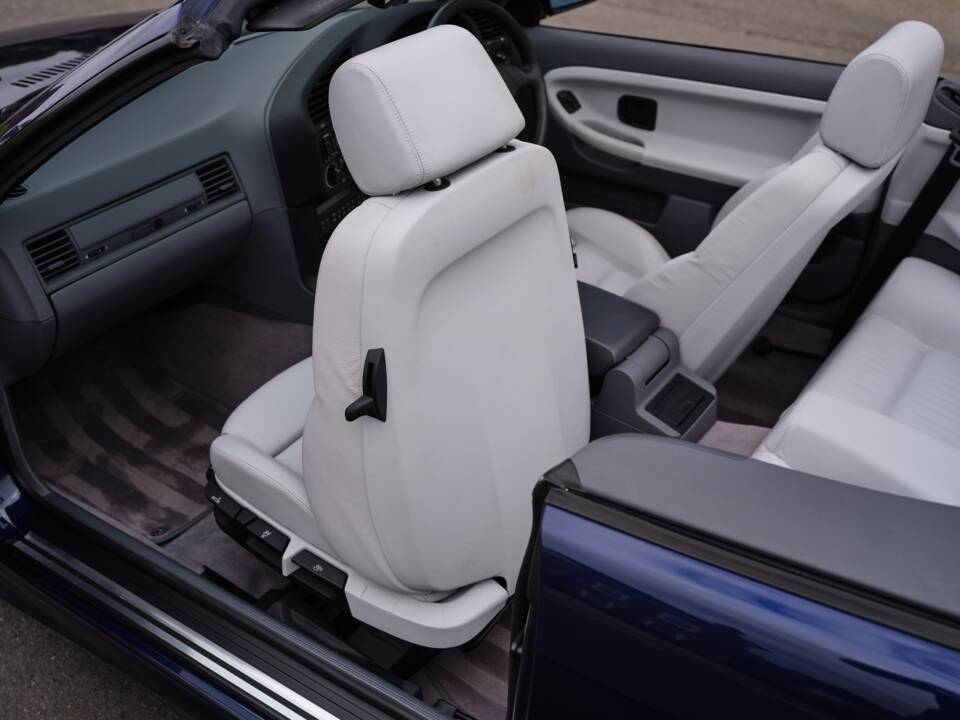 Image 40/50 de BMW 328i (1995)