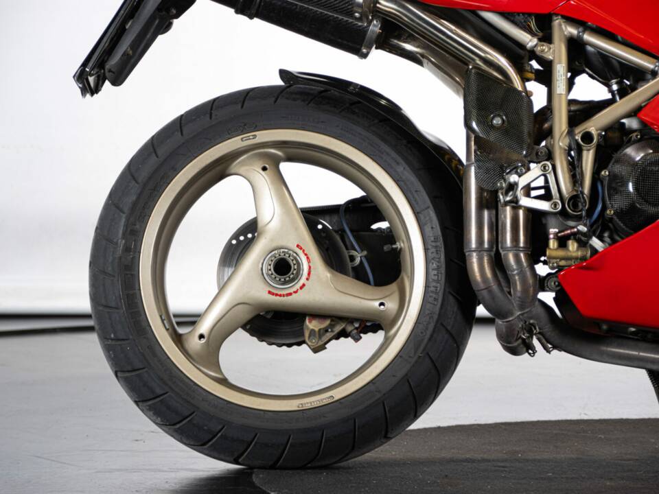 Bild 29/50 von Ducati 916 (1994)
