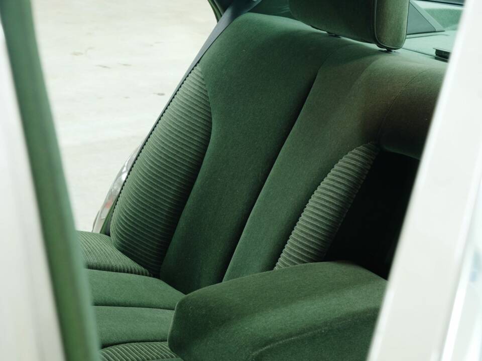 Bild 38/50 von Mercedes-Benz 300 SEL (1986)