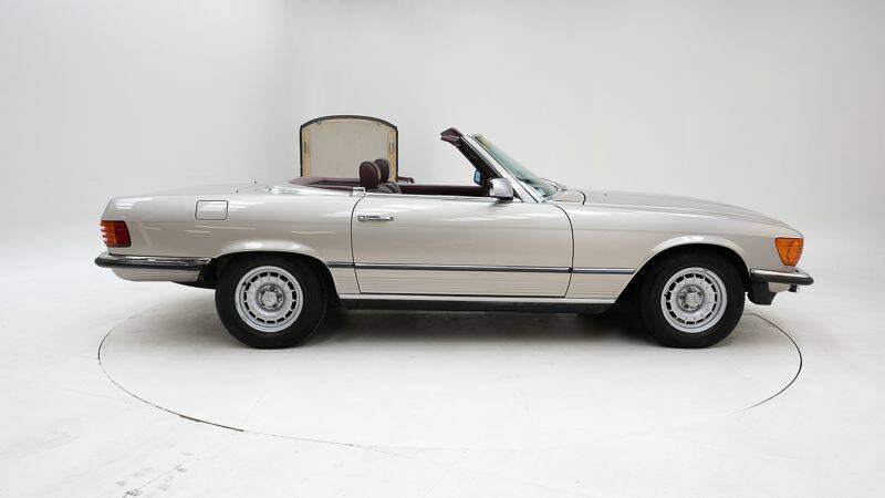 Image 9/15 de Mercedes-Benz 380 SL (1985)