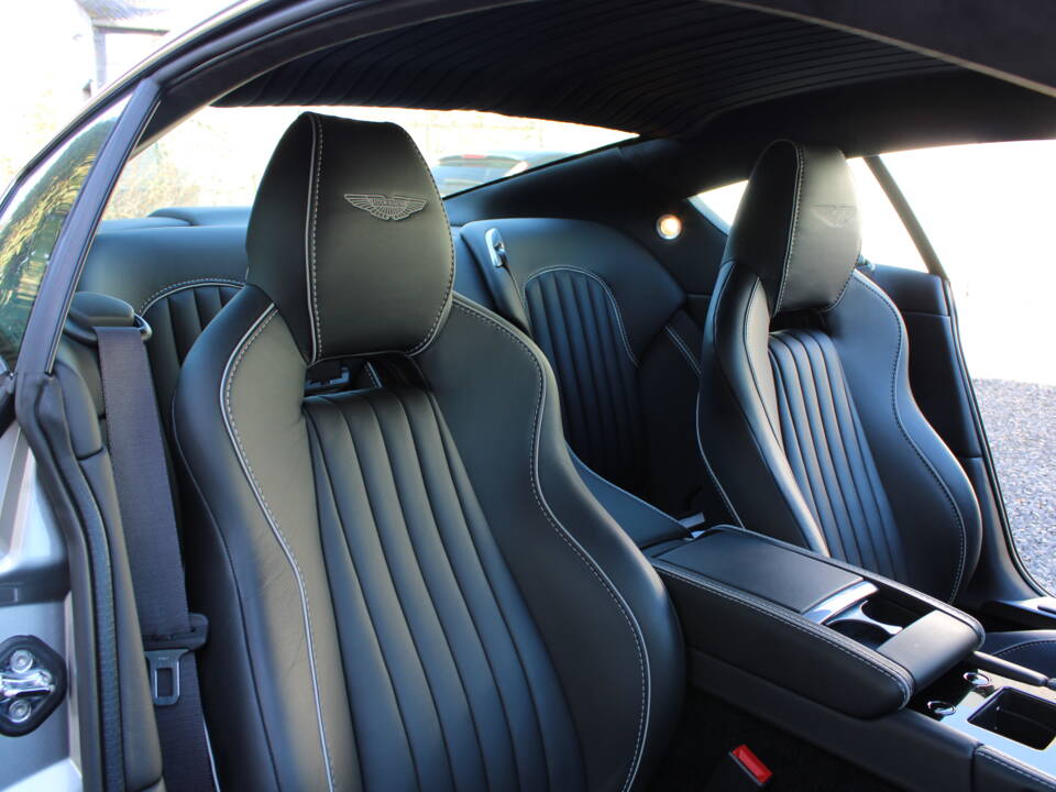 Bild 40/47 von Aston Martin DB 9 GT &quot;Bond Edition&quot; (2015)