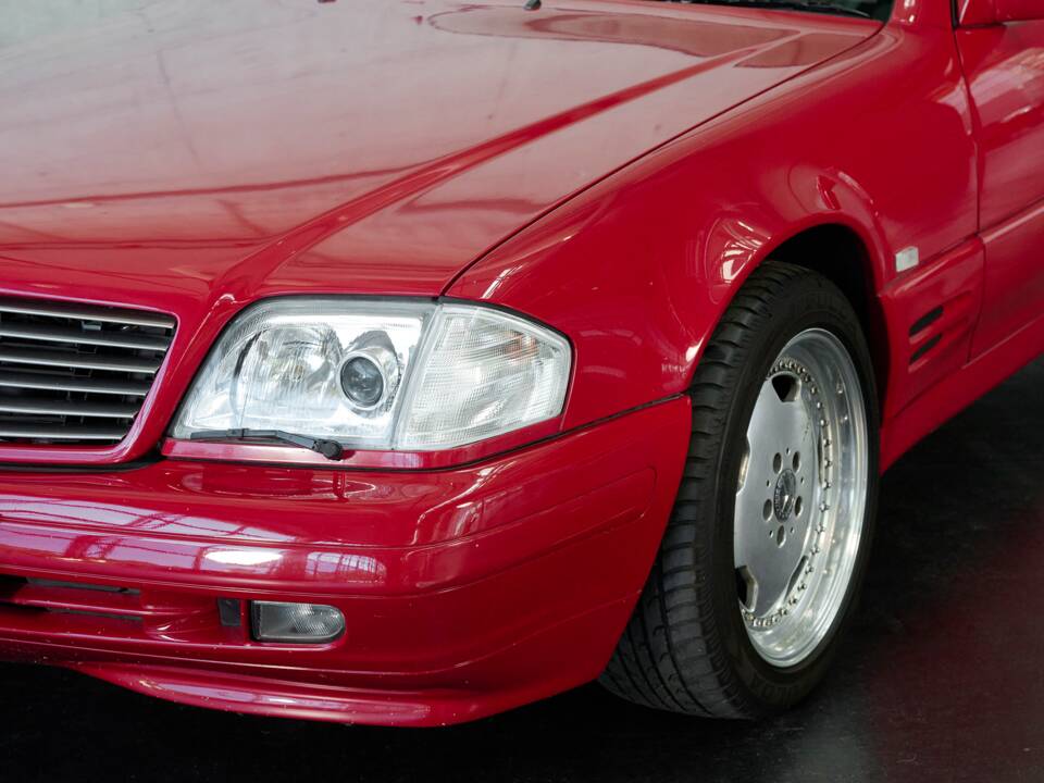 Image 2/50 de Mercedes-Benz SL 500 (1996)