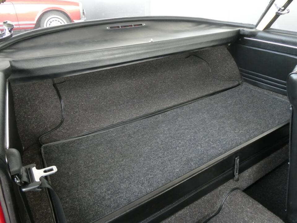 Image 15/27 of Volkswagen Karmann Ghia 1600 L (1967)