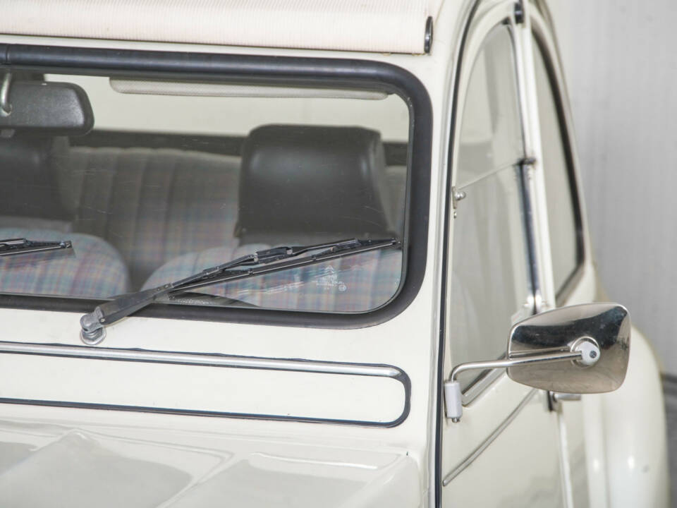 Image 23/50 de Citroën 2 CV 6 (1986)
