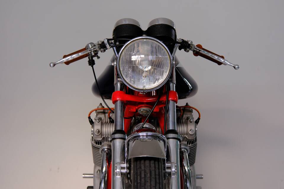 Image 30/99 of MV Agusta 750 Sport (1971)