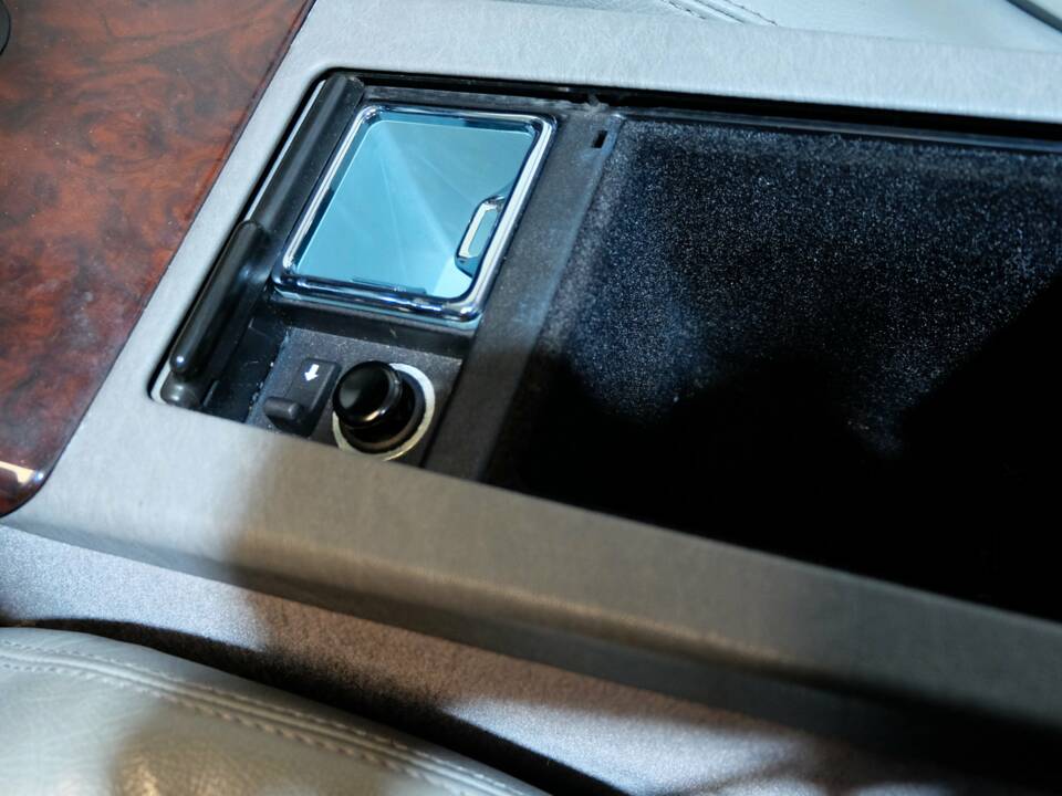 Image 14/34 of Mercedes-Benz 500 SL (1991)