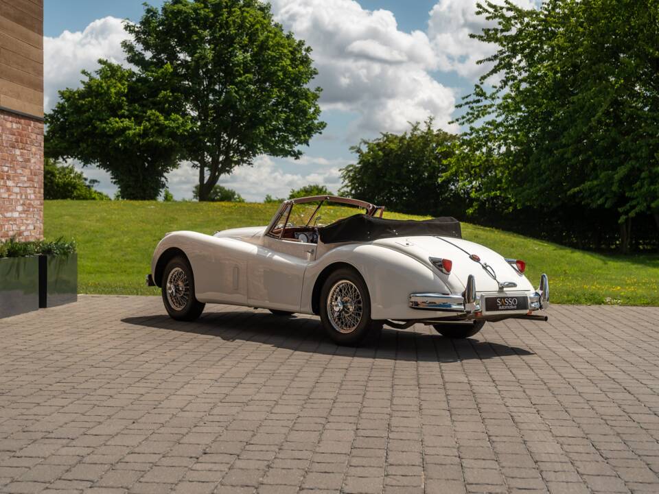 Image 38/58 of Jaguar XK 140 SE DHC (1955)
