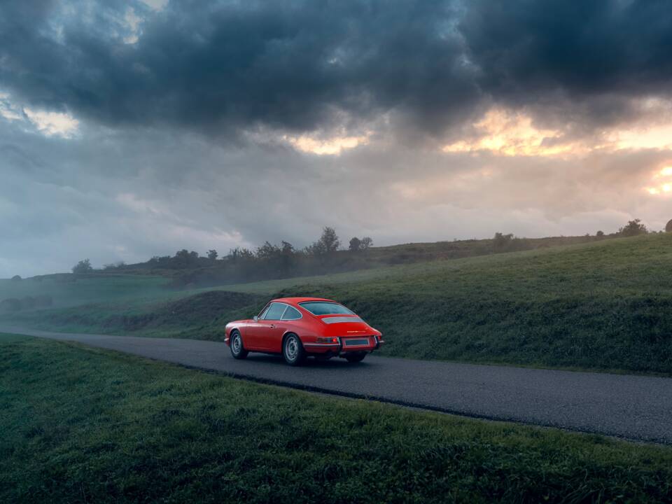Image 4/63 of Porsche 911 R (1967)