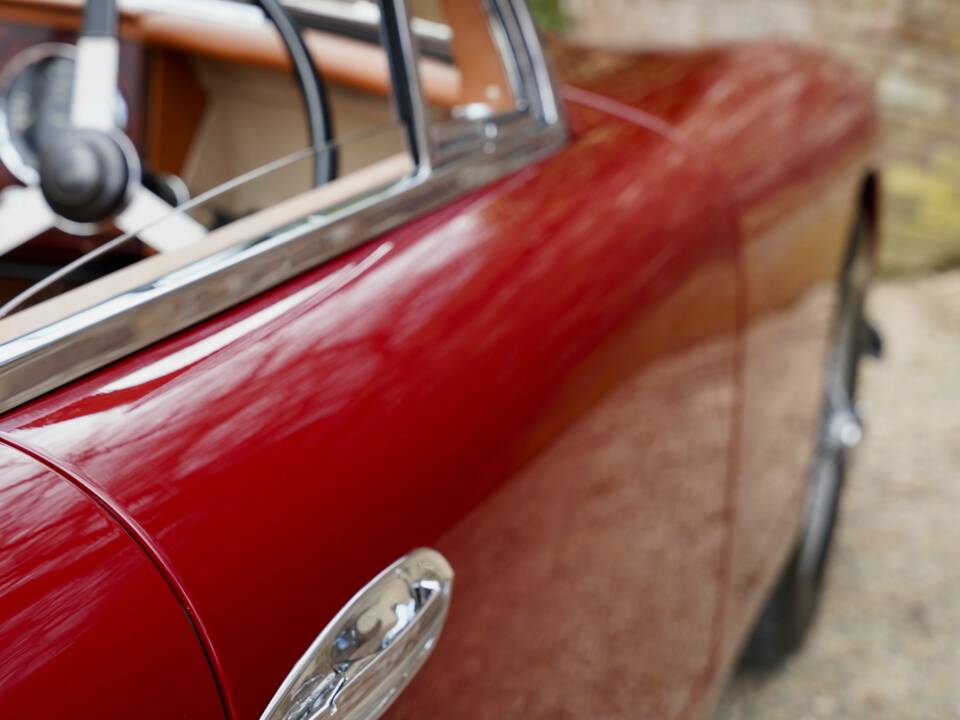 Imagen 41/50 de Aston Martin DB 2/4 Mk II DHC (1955)