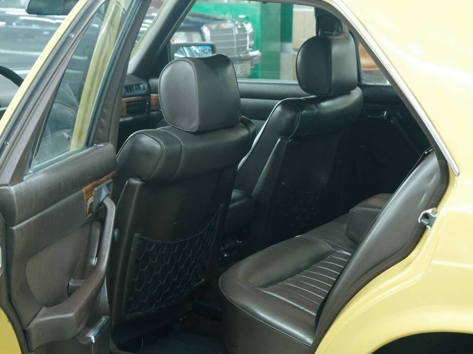 Bild 46/50 von Mercedes-Benz 380 SE (1983)
