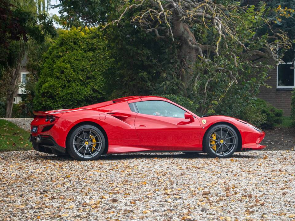 Bild 18/43 von Ferrari F8 Spider (2020)