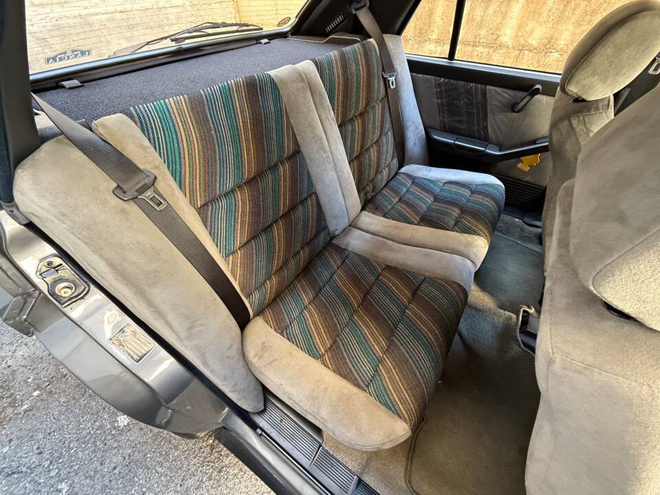 Image 26/35 of Lancia Delta HF Integrale 16V (1990)