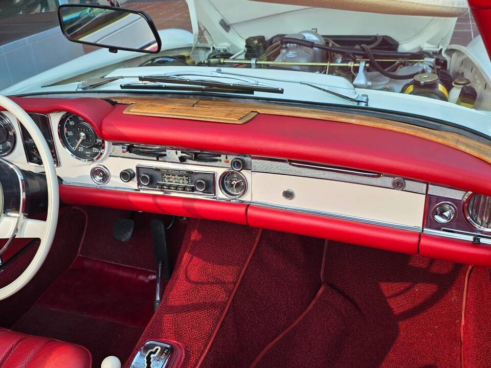Afbeelding 18/34 van Mercedes-Benz 280 SL (1968)