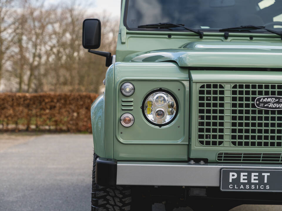 Bild 23/37 von Land Rover Defender (2016)