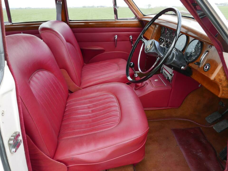 Obraz 21/50 pojazdu Jaguar 240 (1968)