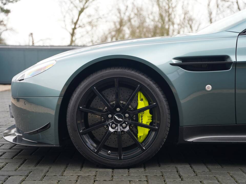 Bild 48/50 von Aston Martin V12 Vantage AMR (2017)