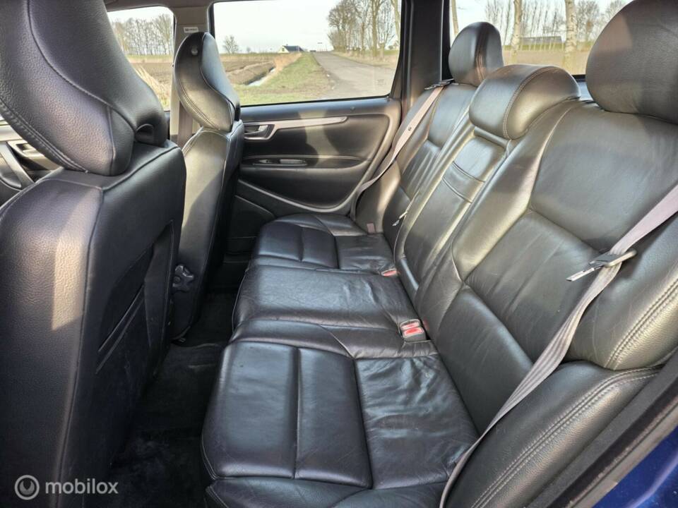 Image 25/33 de Volvo V 70 XC 2.4T (2002)