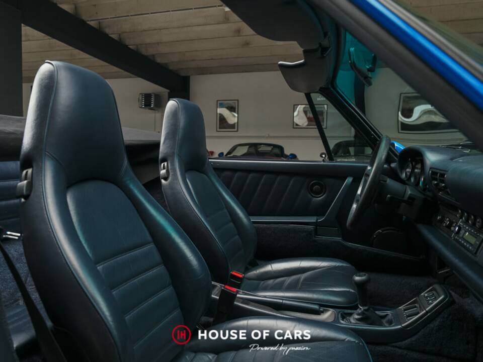 Image 20/25 of Porsche 911 Carrera 4 (1992)