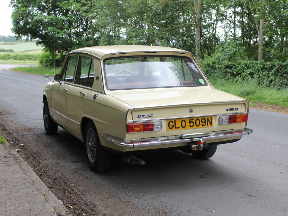 Image 4/17 of Triumph 1500 (1974)