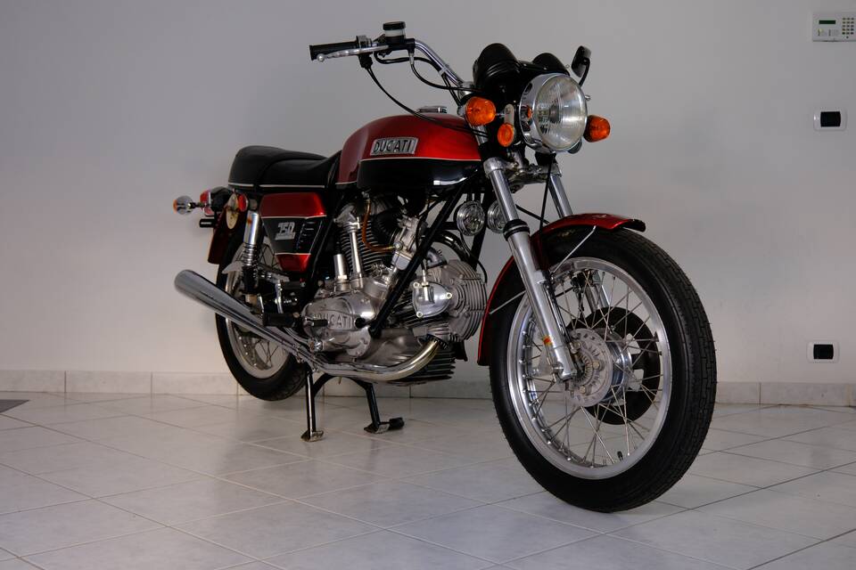 Immagine 15/96 di Ducati 750 GT (1974)