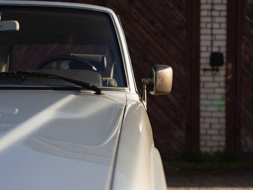 Image 15/100 of Toyota Land Cruiser HJ61 GX (1987)