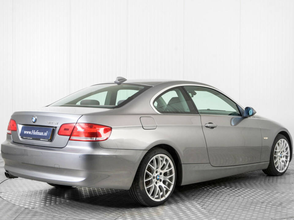 Imagen 2/50 de BMW 325i (2007)