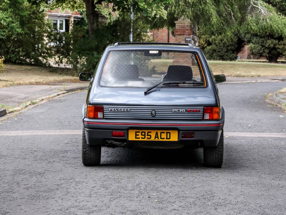 Bild 15/33 von Peugeot 205 GTi 1.9 (1987)