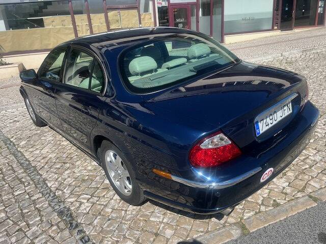 Image 2/4 of Jaguar S-Type 4.0 V8 (1999)