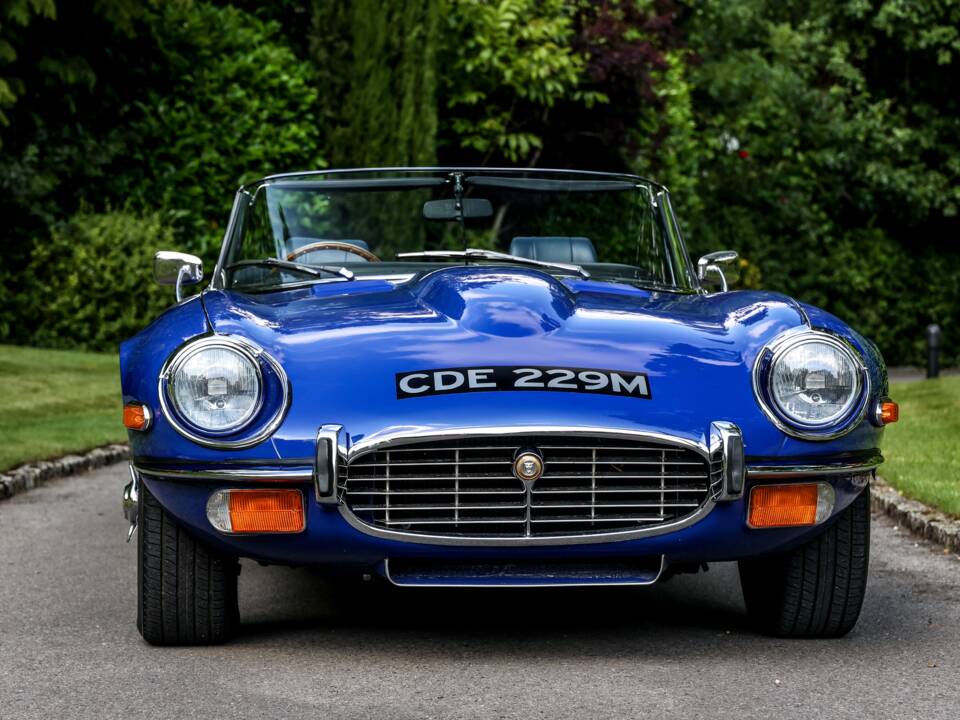 Image 7/43 de Jaguar Type E V12 (1974)