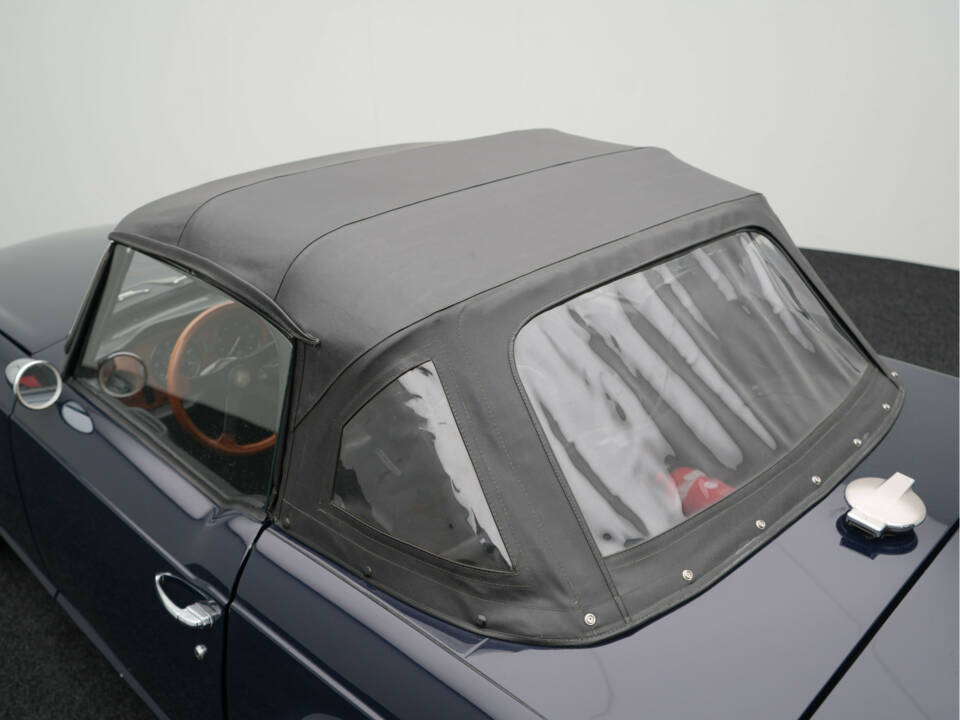 Image 26/33 of Triumph TR 6 (1969)
