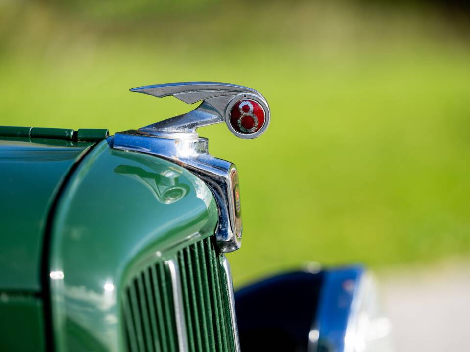 Image 29/50 of Morris Eight (1937)