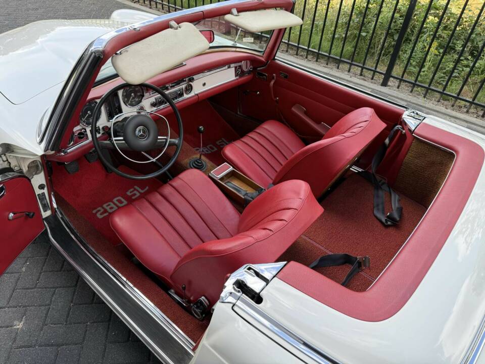 Immagine 32/50 di Mercedes-Benz 280 SL (1968)