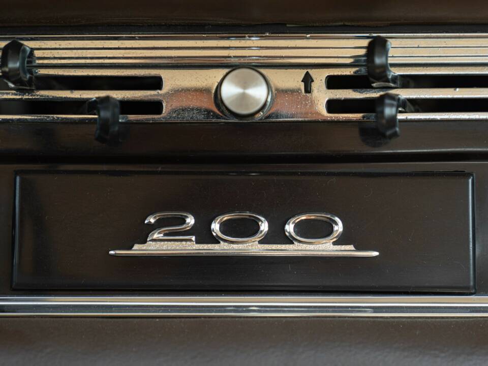 Bild 48/50 von Mercedes-Benz 200 (1966)