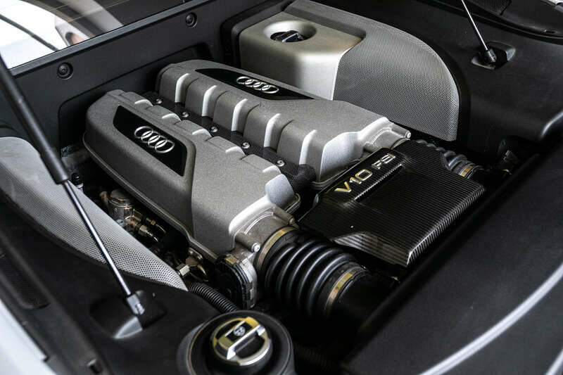 Image 17/38 of Audi R8 V10 (2010)