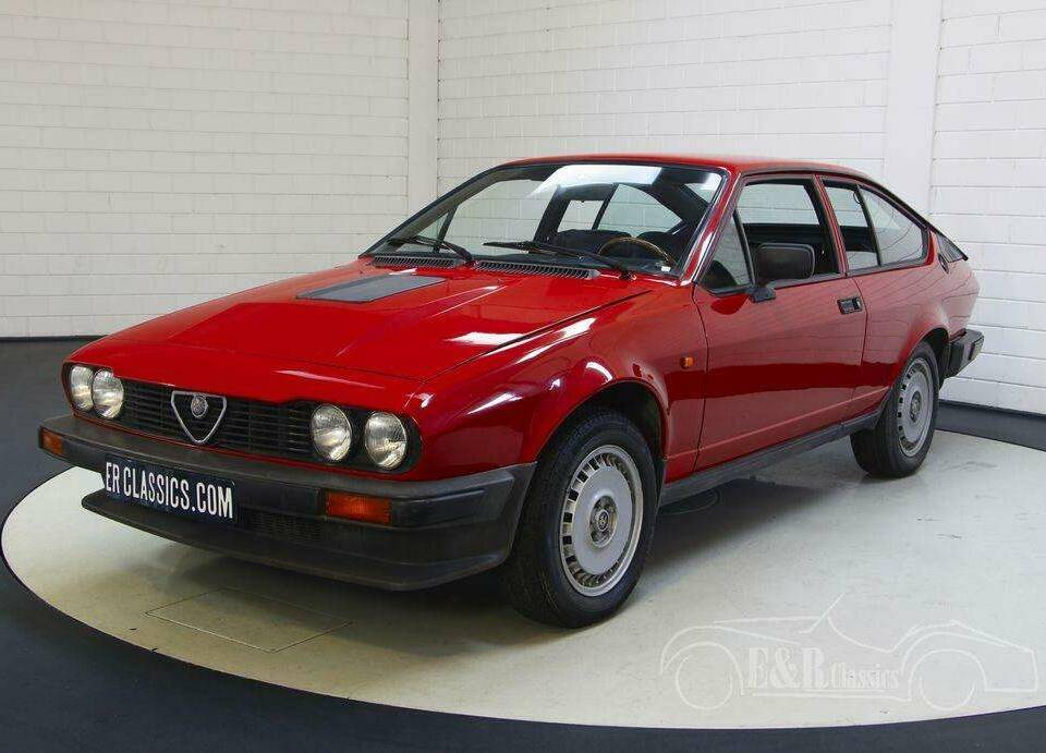Bild 5/15 von Alfa Romeo GTV 6 2.5 (1981)